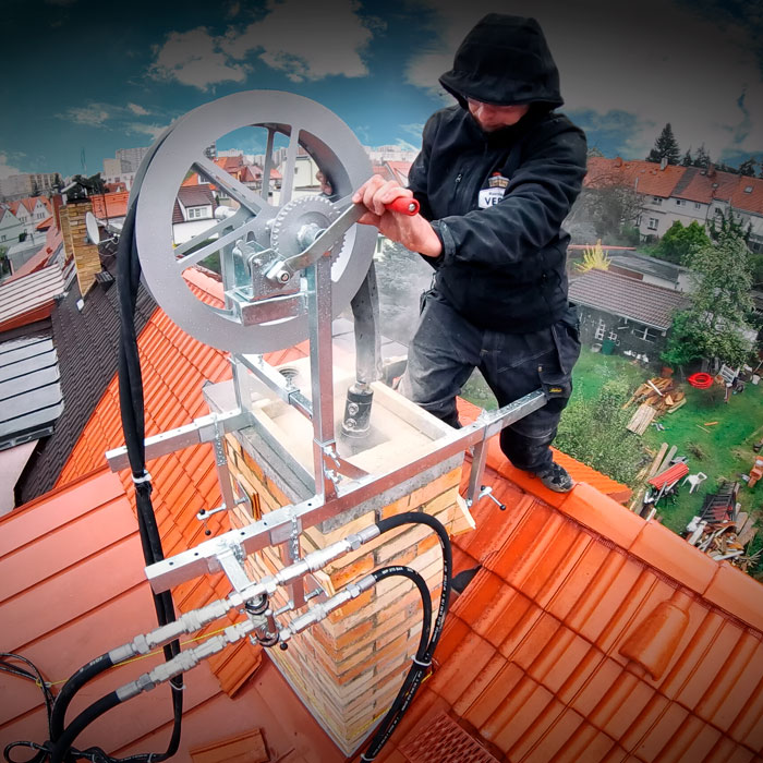 Frézování komínů v Praze hydraulickou komínovou frézou